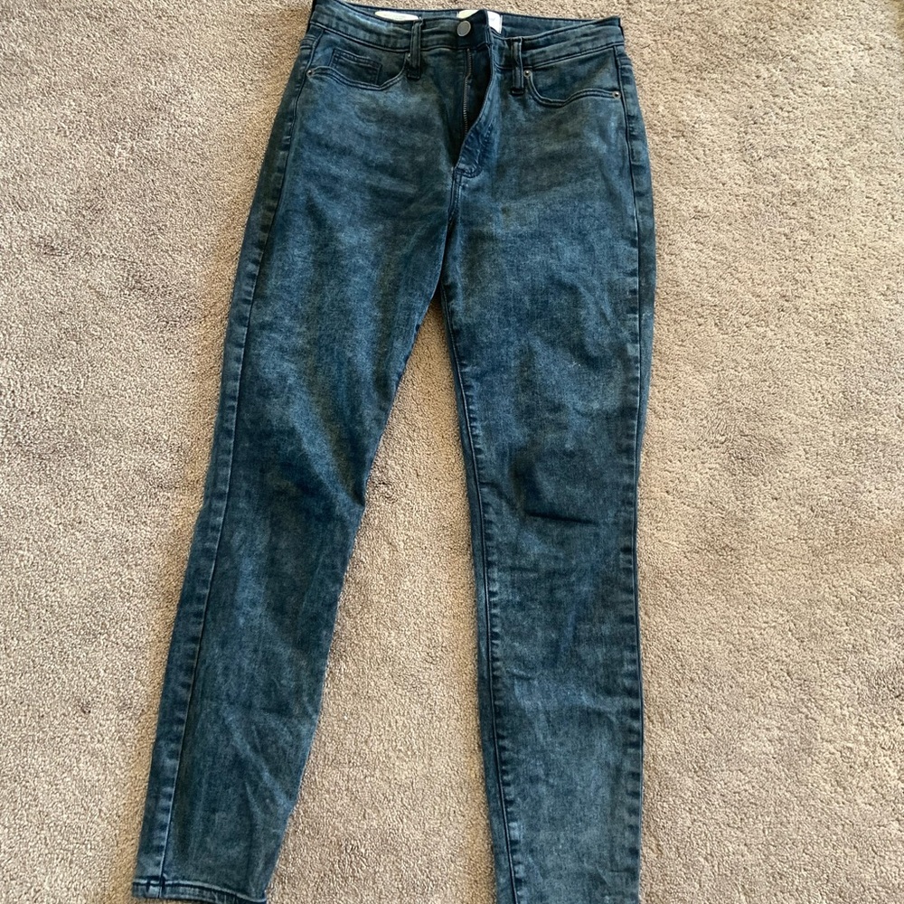 Universal Thread 6/28